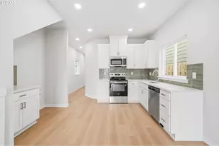 1228 SE 151st Ave, Portland, OR 97233 - Photo 9