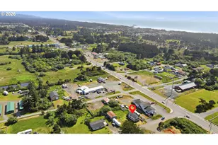 195 17th St SE, Bandon, OR 97411 - Photo 19