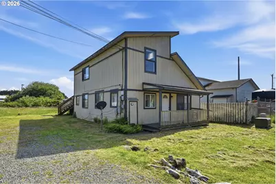 195 17th St SE, Bandon, OR 97411 - Photo 1