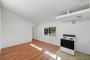 195 17th St SE, Bandon, OR 97411 - Photo 7