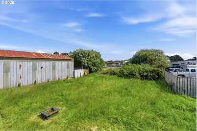 195 17th St SE, Bandon, OR 97411 - Photo 15