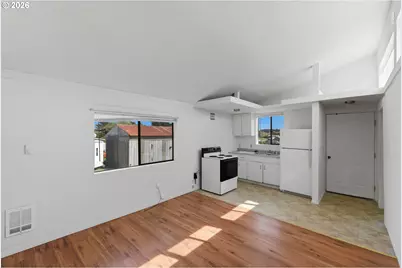 195 17th St SE, Bandon, OR 97411 - Photo 9