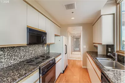 1132 SW 19th Ave #801, Portland, OR 97205 - Photo 13