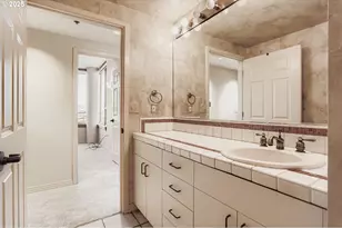 1132 SW 19th Ave, Portland, OR 97205 - Photo 27