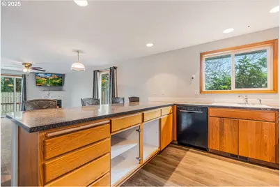 2367 Dorsey Dr, Hubbard, OR 97032 - Photo 11