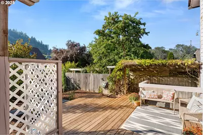 3635 S Corbett Ave, Portland, OR 97239 - Photo 17