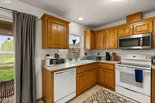 1880 Manihi Dr, Eugene, OR 97404 - Photo 9