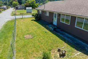 321 W Date St, Powers, OR 97466 - Photo 3