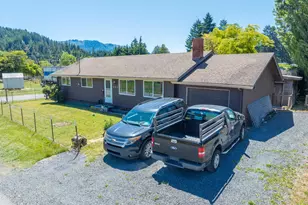 321 W Date St, Powers, OR 97466 - Photo 5