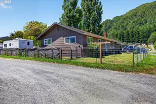 321 W Date St, Powers, OR 97466 - Photo 3
