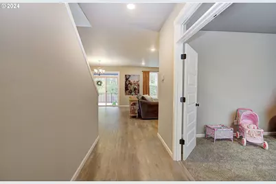 841 NW 28th St, Battle Ground, WA 98604 - Photo 5