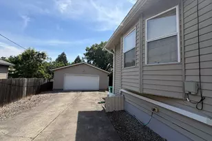 3128 SE 52nd Ave, Portland, OR 97206 - Photo 3