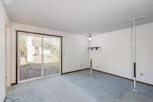 575 Collins Crest, Gladstone, OR 97027 - Photo 15