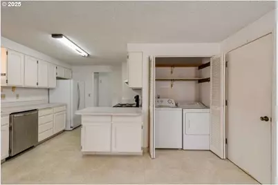 575 Collins Crest, Gladstone, OR 97027 - Photo 13