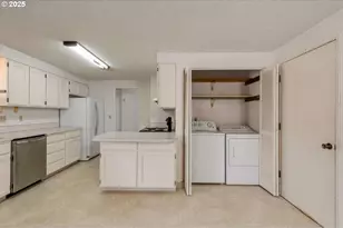 575 Collins Crest, Gladstone, OR 97027 - Photo 13