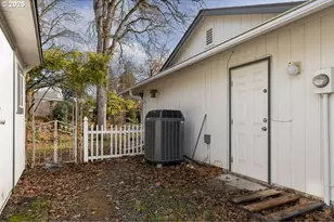 575 Collins Crest, Gladstone, OR 97027 - Photo 29