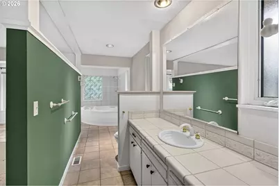 4992 SW Evelyn St, Portland, OR 97219 - Photo 15