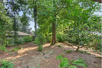 4992 SW Evelyn St, Portland, OR 97219 - Photo 17