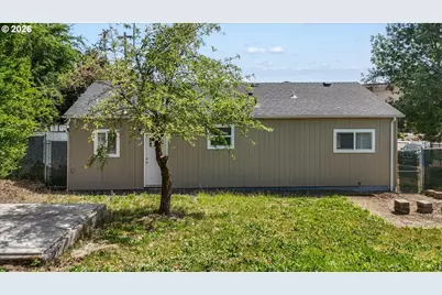 512 NW Cecil Ave, Roseburg, OR 97470 - Photo 19