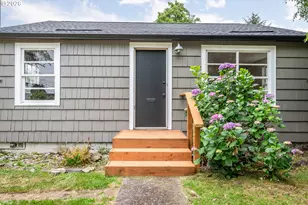 1158 10th Ave, Longview, WA 98632 - Photo 3