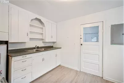 1158 10th Ave, Longview, WA 98632 - Photo 11