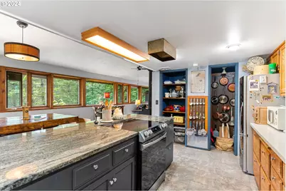 12251 SW East Creek Rd, Willamina, OR 97396 - Photo 23