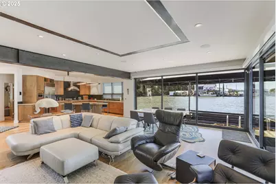 3939 N Marine Dr #12, Portland, OR 97217 - Photo 13