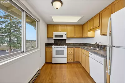 12088 SW King Arthur St #B, King City, OR 97224 - Photo 13