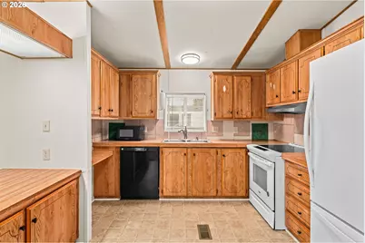 1400 Candlelight Dr #208, Eugene, OR 97402 - Photo 7