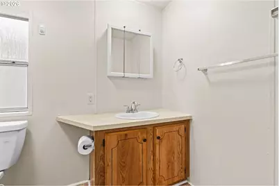 1400 Candlelight Dr #208, Eugene, OR 97402 - Photo 17