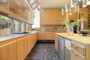 6126 S Riverpoint Ln, Portland, OR 97239 - Photo 7