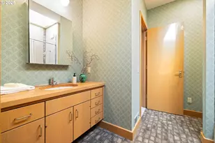 6126 S Riverpoint Ln, Portland, OR 97239 - Photo 35