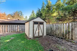 15120 SE Franklin St, Portland, OR 97236 - Photo 37