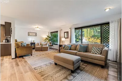 15120 SE Franklin St, Portland, OR 97236 - Photo 5