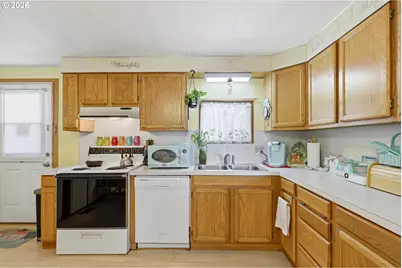 21100 NE Sandy Blvd #114, Fairview, OR 97024 - Photo 7