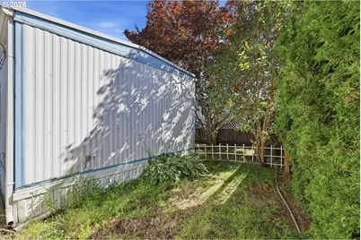 21100 NE Sandy Blvd #114, Fairview, OR 97024 - Photo 17