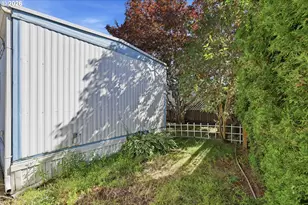 21100 NE Sandy Blvd, Fairview, OR 97024 - Photo 17