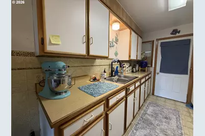16233 Ivy Ln, Brookings, OR 97415 - Photo 9