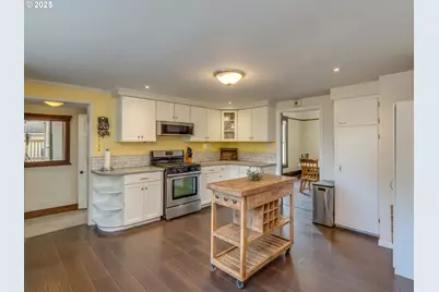 1833 D St, Forest Grove, OR 97116 - Photo 17