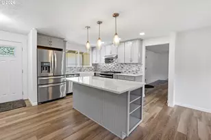 20350 SW Celebrity Ct, Beaverton, OR 97078 - Photo 3