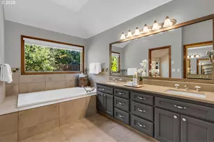5657 Grand Oaks Dr, Lake Oswego, OR 97035 - Photo 27