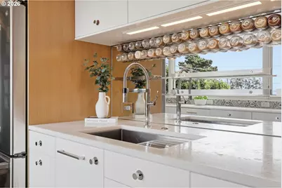 4432 SW Twombly Ave, Portland, OR 97239 - Photo 9