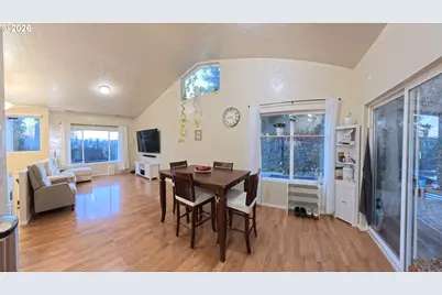 340 Kalapuya Way, Cottage Grove, OR 97424 - Photo 9