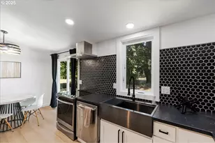 10580 NE Fox Farm Rd, Dundee, OR 97115 - Photo 15