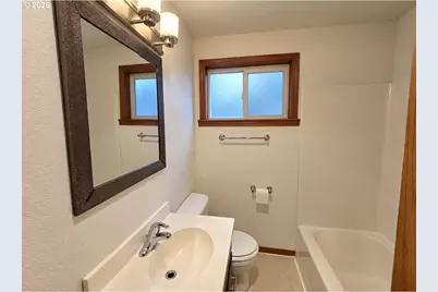 1214 SE Overlook Ave, Roseburg, OR 97470 - Photo 17