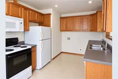 1214 SE Overlook Ave, Roseburg, OR 97470 - Photo 13