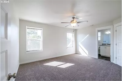 66 N 8th St, Lebanon, OR 97355 - Photo 11