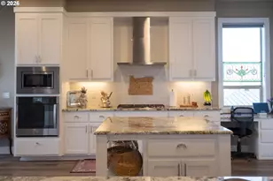 2960 NW Stacie Ct, Roseburg, OR 97471 - Photo 7