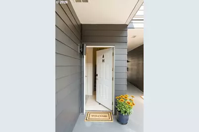 618 S Nevada St #H, Portland, OR 97219 - Photo 5
