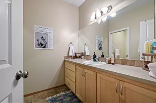 443 E 16th Ave, Eugene, OR 97401 - Photo 17